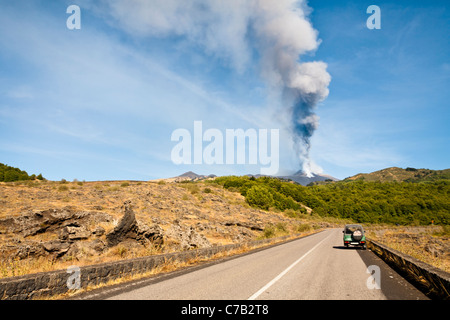 L'Etna en éruption le 8 septembre 2011, Sicile, Italie Banque D'Images