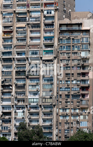 Les immeubles à appartements sur la corniche à Maadi, Le Caire, Egypte Banque D'Images