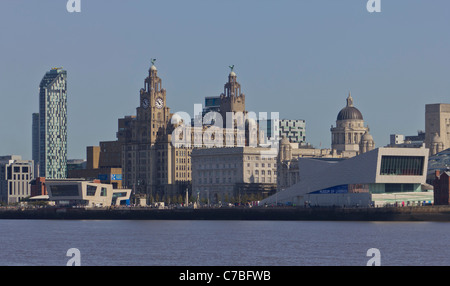 Front de mer de Liverpool, y compris Liver Building, Mersey Ferry Terminal, Cunard Building, Port of Liverpool building Banque D'Images
