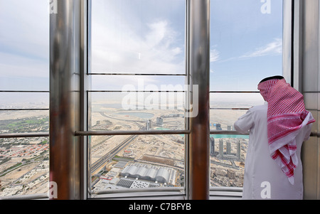 La plate-forme d'observation le plus élevé au monde, EN HAUT, Burj Khalifa, la tour la plus haute au monde, Dubaï, Émirats arabes unis Banque D'Images