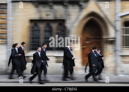 Diplômés au cours de la cérémonie de remise des diplômes Banque D'Images