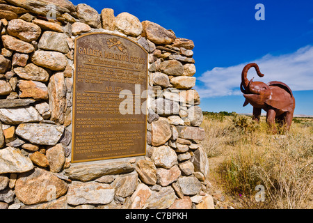 Signer et elephant sculpture à Galleta Meadows Estate, Borrego Springs, California USA Banque D'Images