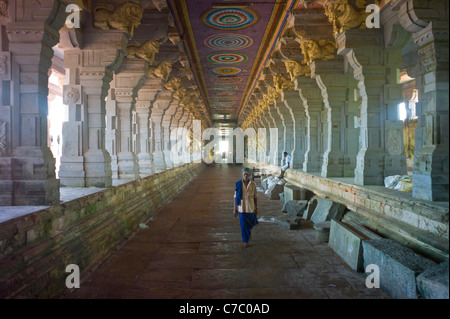 Le couloir de 1000 piliers, le Temple Ramanathaswamy à Rameswaram, Tamil Nadu, Inde. Banque D'Images