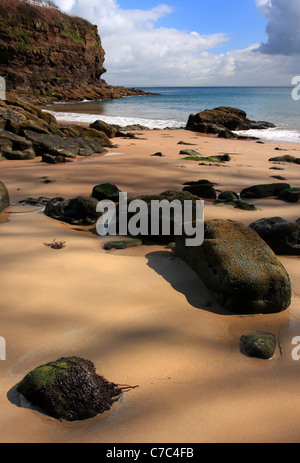 Une plage déserte près de Tenby, Pembrokeshire, Pays de Galles du Sud Banque D'Images