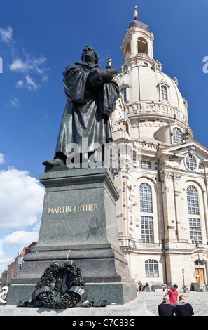 Martin Luther monument situé en face de la Frauenkirche Dresden (église Notre Dame) - Dresde, Saxe, Allemagne, Europe Banque D'Images