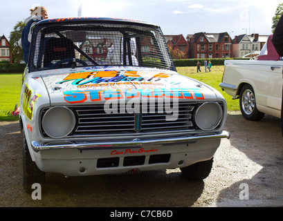 Une Austin Mini, adaptée pour les courses de voitures, à l'affiche au Birkenhead Park Festival des transports Banque D'Images