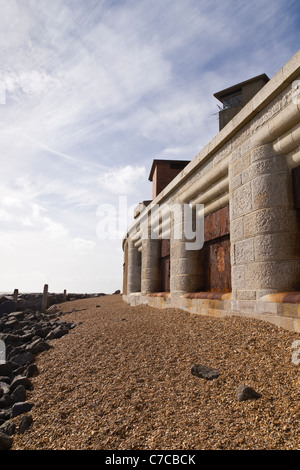 Château de Hurst tir désaffectées défenses sur Hurst Spit à l'entrée ouest du Solent Banque D'Images