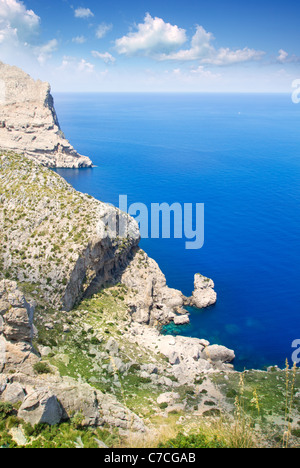 Au haut du cap de Formentor Pollensa aérienne sur la mer à Majorque Îles Baléares Banque D'Images