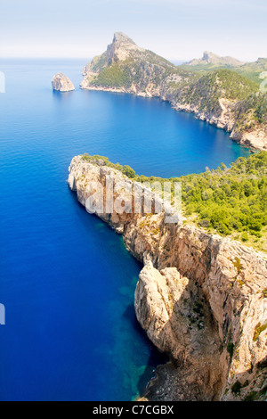 Au haut du cap de Formentor Pollensa aérienne sur la mer à Majorque Îles Baléares Banque D'Images