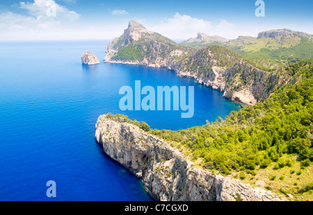 Au haut du cap de Formentor Pollensa aérienne sur la mer à Majorque Îles Baléares Banque D'Images