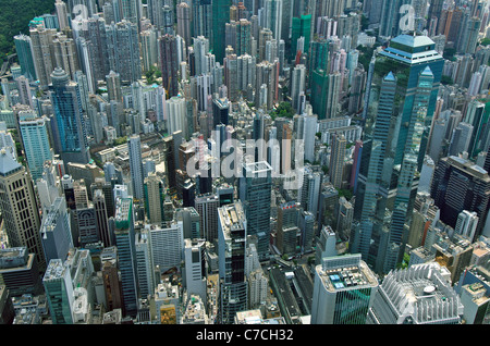 Vue depuis le toit de l'IFC 2, regardant vers le bas sur le Centre et les bâtiments d'Europe centrale et de Soho. Banque D'Images