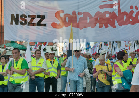 Les membres de solidarité, les syndicats européens démonstration pendant réunion des ministres des finances de l'UE sur Septembre 17, 2011 à Wroclaw Pologne Banque D'Images