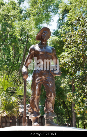 Parc d'État O'Leno North Florida "CCC Boy' statue commémorant le Civilian Conservation Corps qui construit O'Leno State Park Banque D'Images