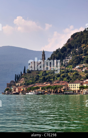 Morcote est un village idyllique, situé sur le Lago di Lugano Banque D'Images