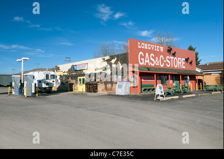 Magasin général de campagne et station de gaz en Alberta Banque D'Images