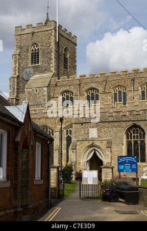 L'église paroissiale du village de clare suffolk angleterre uk go Banque D'Images