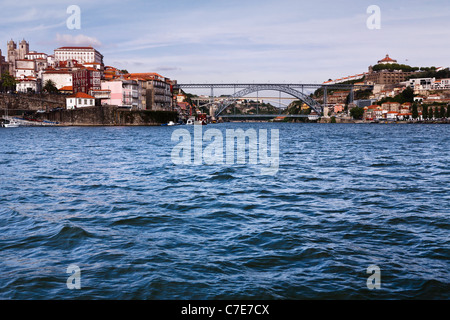 Ponte Dom Luis, pont construit par Gustave Eiffel en Porto, Douro Banque D'Images