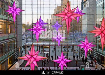 Décorations de Noël lumières de New York Time Warner Center de Columbus Circle Banque D'Images