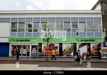 La coopérative supermarché alimentaire Junction Road Archway Département du Nord-Ouest Angleterre UK Banque D'Images