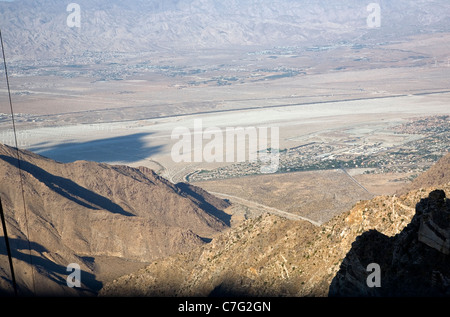 Vue depuis le Mont San Jacinto atteint par le tramway à Palm Springs - CA Banque D'Images