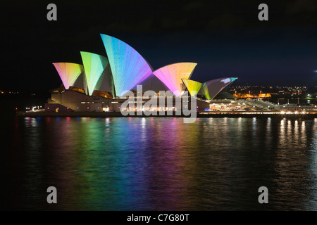 Voiles de l'Opéra de Sydney en Australie, l'installation de projection de lumière Banque D'Images