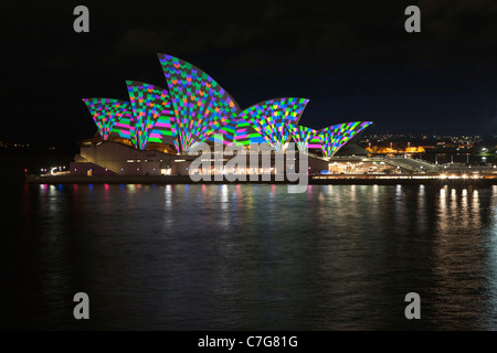 Voiles de l'Opéra de Sydney en Australie, l'installation de projection de lumière Banque D'Images