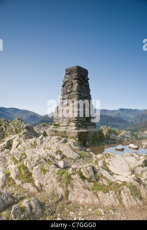 Point de trig original au sommet de Loughrigg Fell, Lake District Banque D'Images