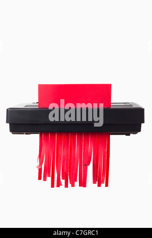 Un document vierge dans une déchiqueteuse Banque D'Images