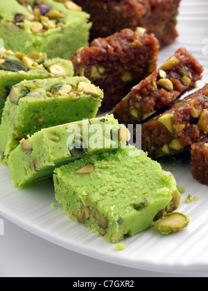 Les sucreries indiennes confection pakistanais barfi pistache Banque D'Images