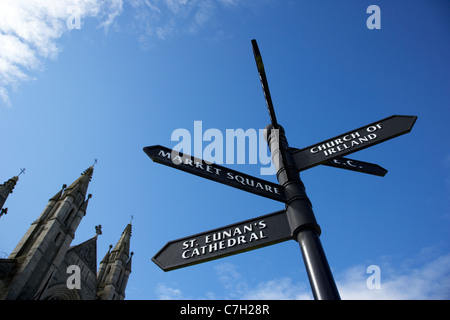 La marque d'une principaux domaines de Letterkenny et eunans dans la place de la cathédrale St letterkenny comté de Donegal en république d'Irlande Banque D'Images