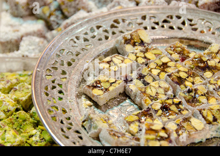 Turquie, Istanbul. Zone d'Eminonu, Egyptian Spice Market (aka Misir Carsisi). Bazar populaire ouvert depuis 1597. Banque D'Images