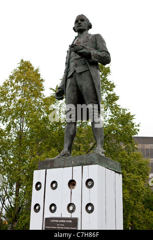 Statue du capitaine James Cook commémorant l'exploration de Cook Inlet, Anchorage, Alaska, États-Unis d'Amérique Banque D'Images