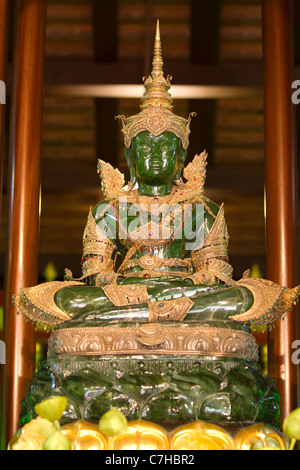 Statue de Bouddha de Jade temple à Chiang Rai, Thaïlande Banque D'Images