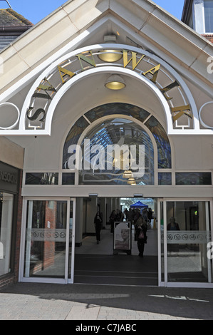 Swan Walk Shopping Mall à Horsham West Sussex UK Banque D'Images