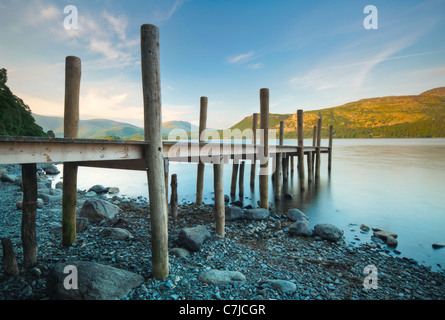 Embarcadère à Brandelhow Bay, Lake District, Cumbria, Royaume-Uni Banque D'Images