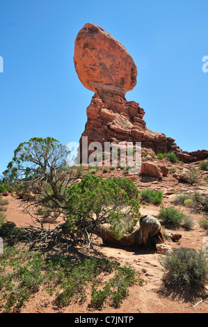 Balanced Rock, une formation à l'Arches National Park Banque D'Images