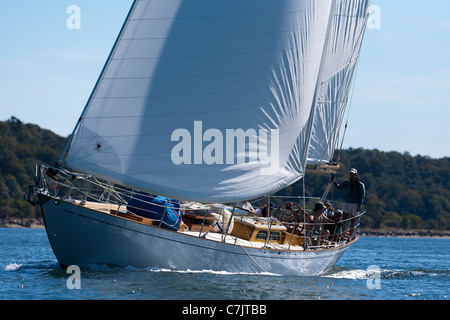 William Fife le yacht conçu dans le vent va Clio petits airs sur Oyster Bay, New York Banque D'Images