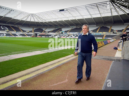 Scott Johnson est dévoilé comme nouvel entraîneur de l'équipe de rugby de balbuzards au Liberty Stadium de Swansea. Banque D'Images