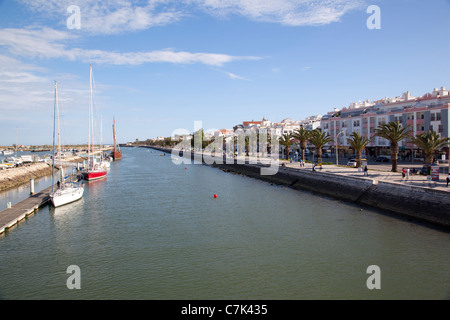 Portugal, Algarve, Lagos, rivière Bensafrim & Promenade Banque D'Images