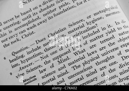 L'article sur mermerism et l'hypnotisme dans le Christian Science "Science et santé" par Mary Baker Eddy Banque D'Images