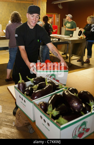 Les petits agriculteurs à vendre leurs produits à des acheteurs institutionnels Farmlink Banque D'Images