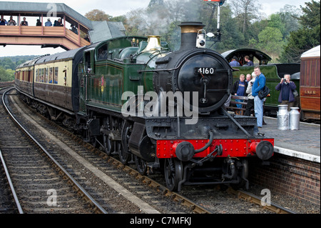 Grande Prairie tank gwr 2-6-2 pas de locomotive à vapeur 4160 station bewdley dans worcestershire sur la Severn Valley Railway Banque D'Images