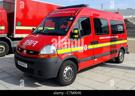 London Fire Brigade de recherche et de sauvetage en milieu urbain les services d'urgence véhicule pour transporter des équipes spécialisées pour personnes piégées London England UK situations Banque D'Images