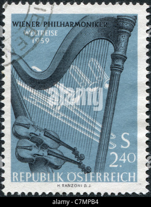 Autriche - 1959 : timbre imprimé dans l'Autrichien, est dédié à tour du monde de l'Orchestre philharmonique de Vienne Banque D'Images