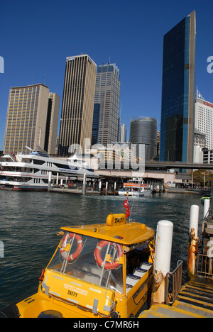 Taxi de l'eau, des ferries et la gare ferroviaire de Circular Quay, Circular Quay, Sydney, NSW, Australie Banque D'Images