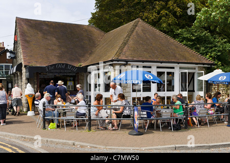 Le vieux moulin Plateau Chambres du Town Quay, Christchurch, Dorset, England, UK Banque D'Images