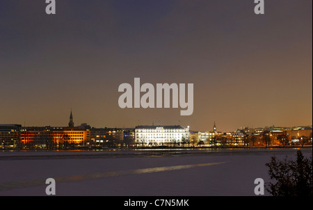 Panorama, hiver, lac Alster extérieur Winterhude, district, ville hanséatique de Hambourg, Allemagne, Europe Banque D'Images