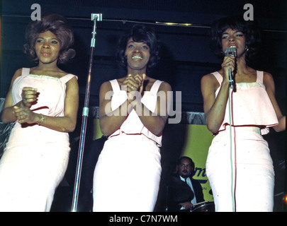 MARTHA ET LES VANDELLAS groupe pop Motown en 1965 avec de gauche à droite : Rosalind Ashford, Betty Kelly, Martha Reeves. Photo Tony Gale Banque D'Images