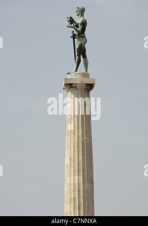 (Pobednik Le Victor). Construite par Ivan Mestrovic, pour commémorer les victoires serbes dans la Première Guerre des Balkans et la Première Guerre mondiale. Banque D'Images