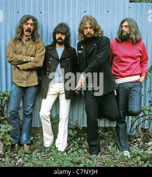 Les BYRDS groupe rock américain en 1972 De gauche à droite : Gene Parsons, Clarence White, Roger McGuinn, Skip Battin Banque D'Images